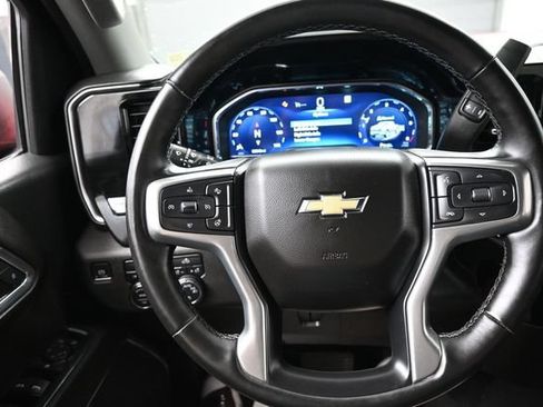 Used 2023 Chevrolet Silverado 1500 LT AWD/4WD image 8