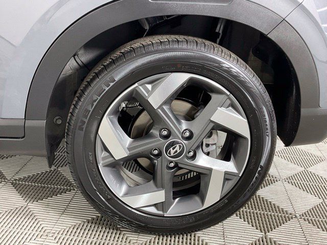 Used 2026 Hyundai Venue SEL FWD image 9