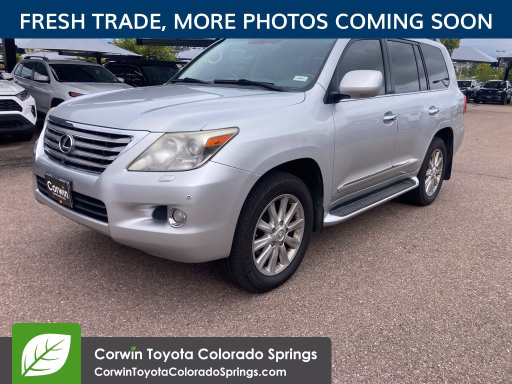 Used 2009 Lexus LX 570 4WD w/ Preferred Accessory Pkg image 3
