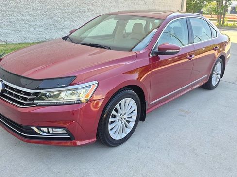 Used 2016 Volkswagen Passat 1.8T SE w/ Lighting Package (P06) FWD image 3