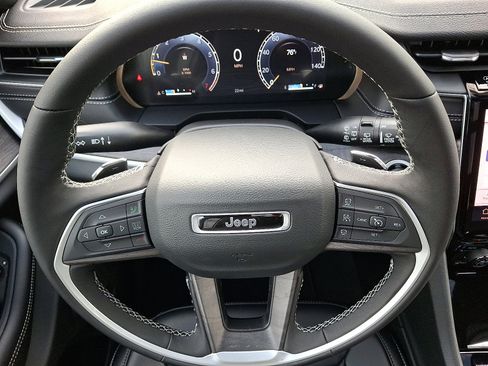New 2025 Jeep Grand Cherokee L Limited AWD/4WD image 17
