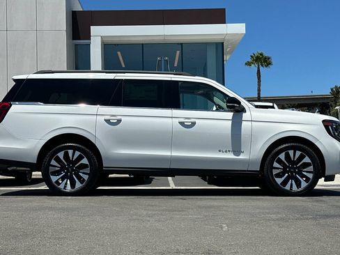 New 2027 Ford Expedition Max Platinum w/ Driver's Package AWD/4WD image 2