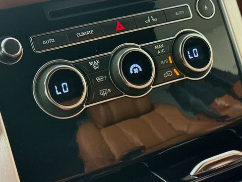 Used 2015 Land Rover Range Rover Long Wheelbase Autobiography image 18