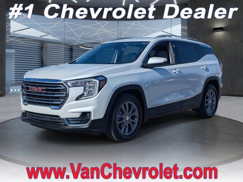 Used 2022 GMC Terrain SLT image 1