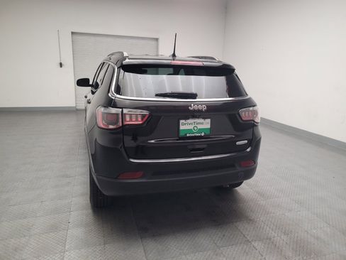 Used 2018 Jeep Compass Latitude w/ Popular Equipment Group FWD image 6