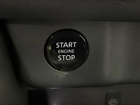 Certified 2025 Nissan Rogue SL w/ SL Premium Package image 30