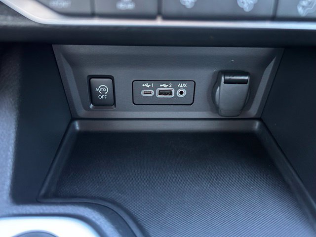 Certified 2025 Nissan Sentra SR FWD image 16