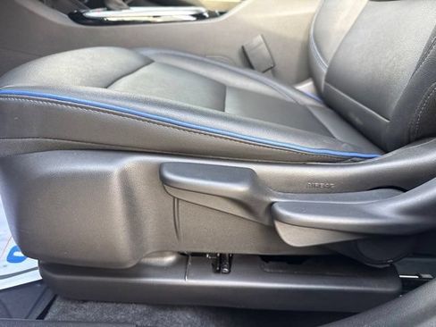 Used 2025 Buick Envista Sport Touring w/ Convenience II Package FWD image 13