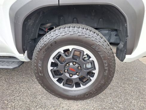 Used 2025 Toyota 4Runner TRD Off-Road image 13