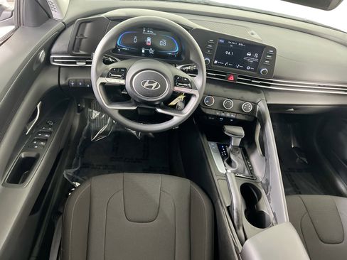 Used 2024 Hyundai Elantra SE image 21