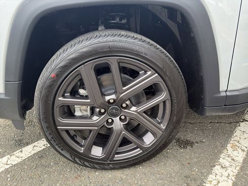 New 2026 Jeep Compass Latitude image 2