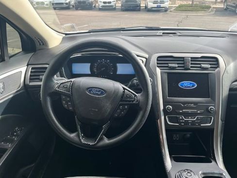 Used 2020 Ford Fusion SE image 19