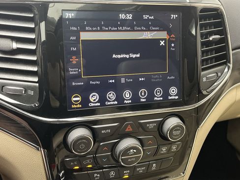 Used 2020 Jeep Grand Cherokee Limited image 19