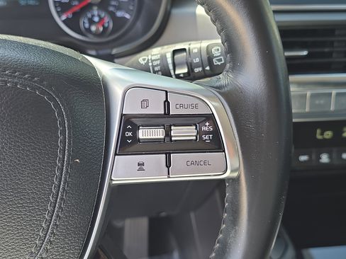 Certified 2022 Kia Telluride S FWD image 33