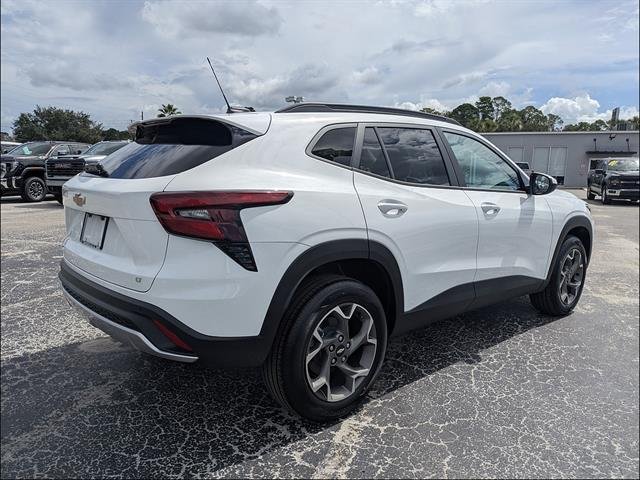 New 2026 Chevrolet Trax LT w/ Driver Confidence Package FWD image 8