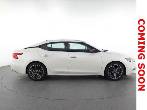 Used 2016 Nissan Maxima Platinum image 10
