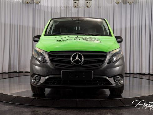 Used 2022 Mercedes-Benz Metris image 3