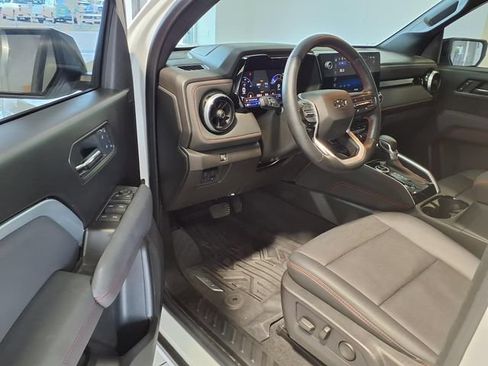 Used 2024 Chevrolet Colorado Z71 w/ Z71 Convenience Package 2 AWD/4WD image 6
