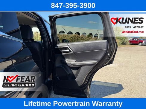 Used 2024 Mitsubishi Outlander SE image 18