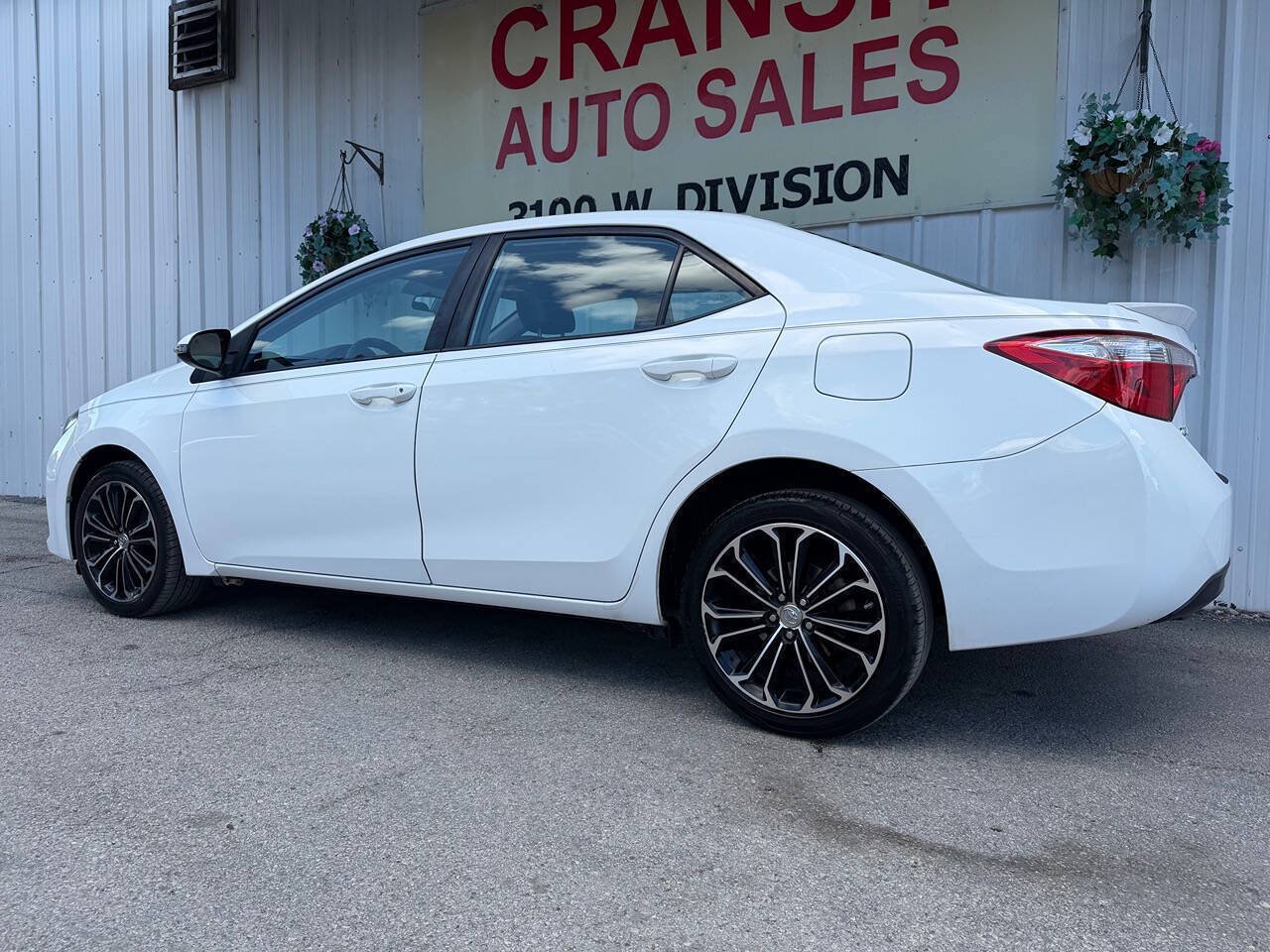 Used 2015 Toyota Corolla S FWD image 9