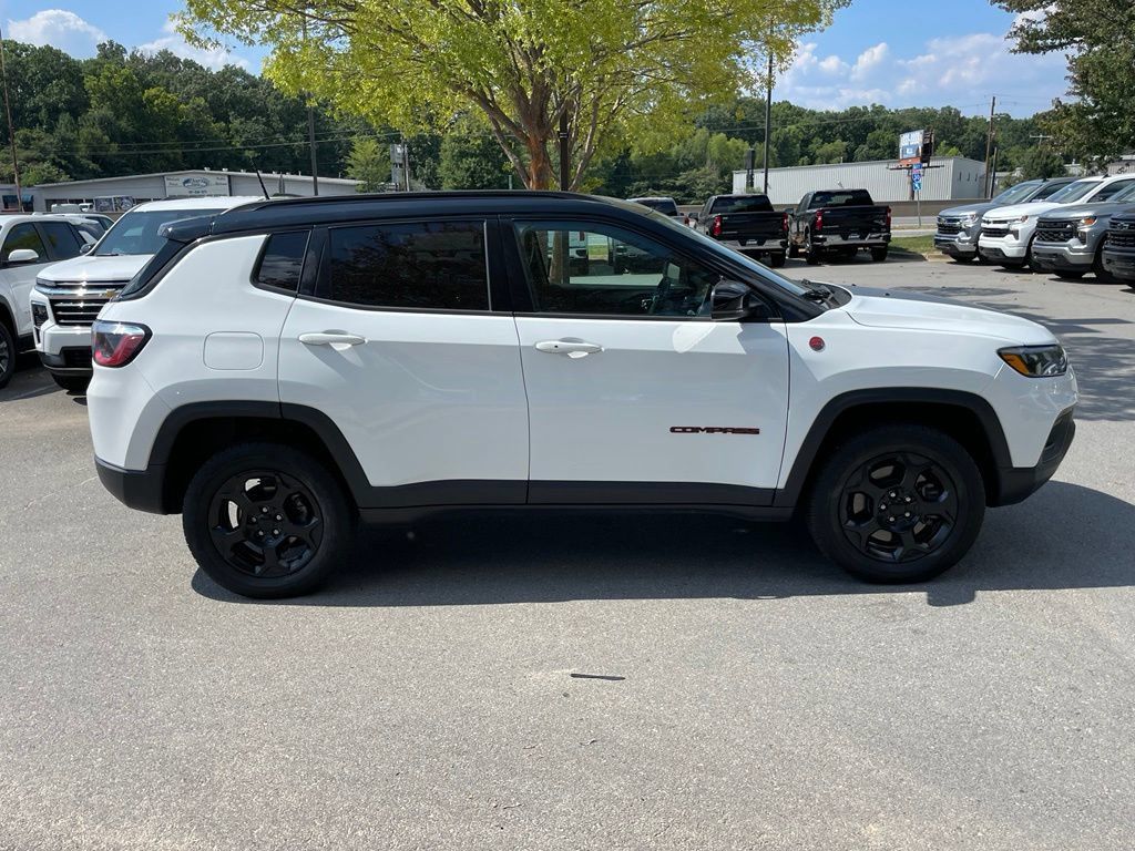 Used 2023 Jeep Compass Trailhawk AWD/4WD image 9