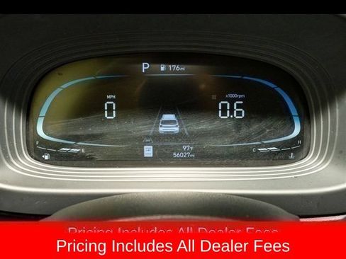 Used 2024 Hyundai Venue Limited FWD image 16
