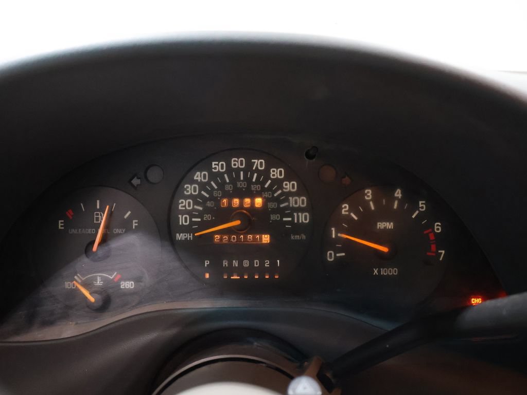 Used 2000 Chevrolet Lumina w/ Preferred Equipment Group FWD image 27