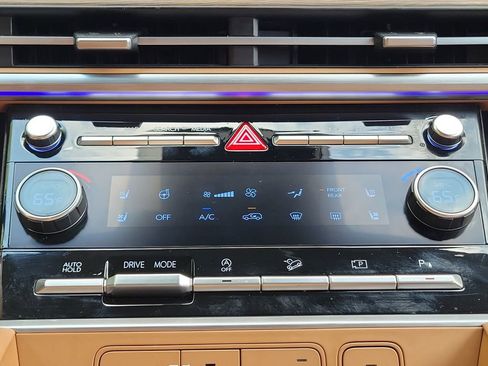 Used 2024 Hyundai Santa Fe Limited FWD image 31