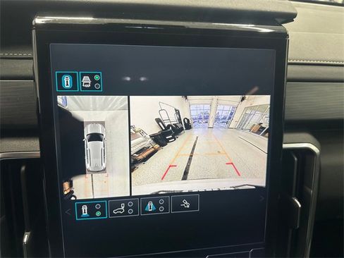 Used 2025 GMC Acadia Elevation image 31