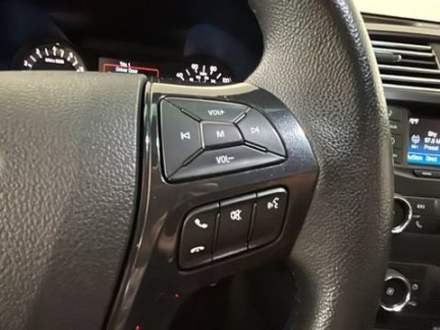Used 2018 Ford Explorer XLT AWD/4WD image 16