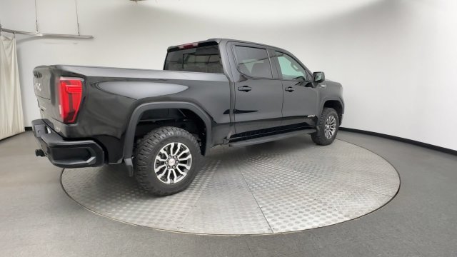 Used 2022 GMC Sierra 1500 AT4 w/ AT4 Premium Package AWD/4WD image 2