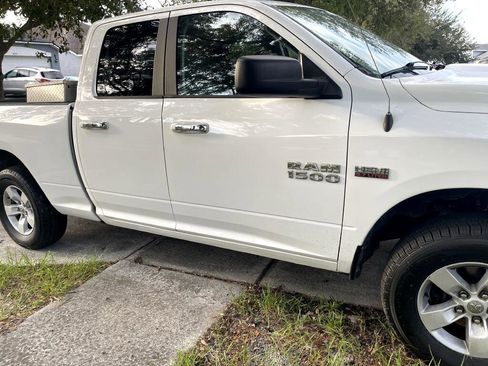 Used 2018 RAM 1500 Classic SLT image 8