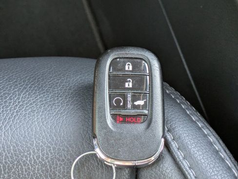 Used 2023 Honda Pilot EX-L image 32