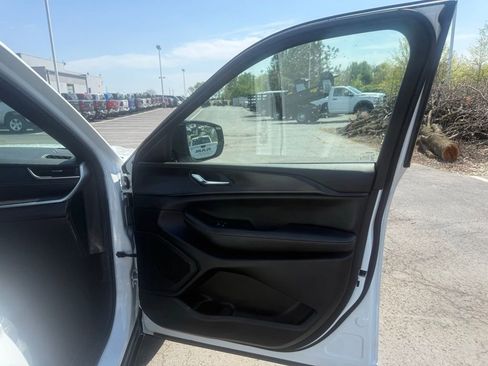 Certified 2024 Jeep Grand Cherokee L Altitude image 59