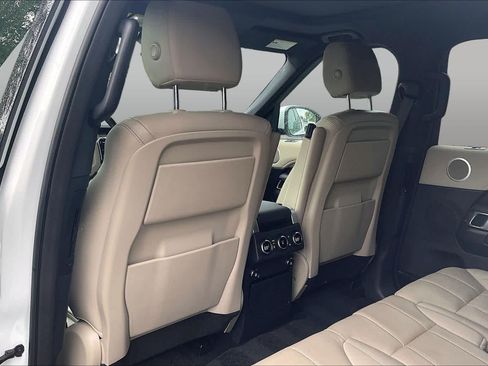 Used 2019 Land Rover Discovery SE AWD/4WD image 22