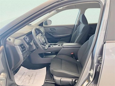 Used 2023 Nissan Rogue S image 14