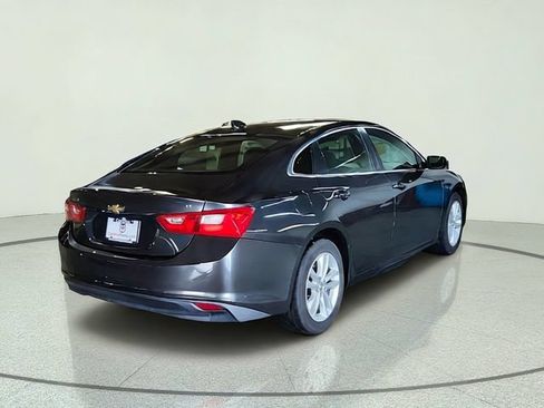 Used 2018 Chevrolet Malibu LT FWD image 3