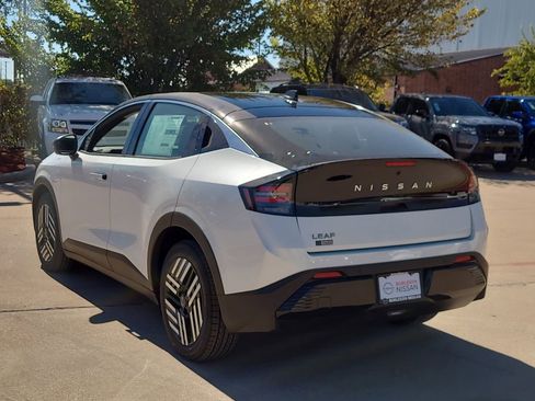 New 2026 Nissan Leaf SV+ w/ Protection Package image 2