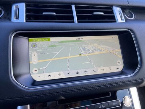 Used 2017 Land Rover Range Rover Sport HSE image 16