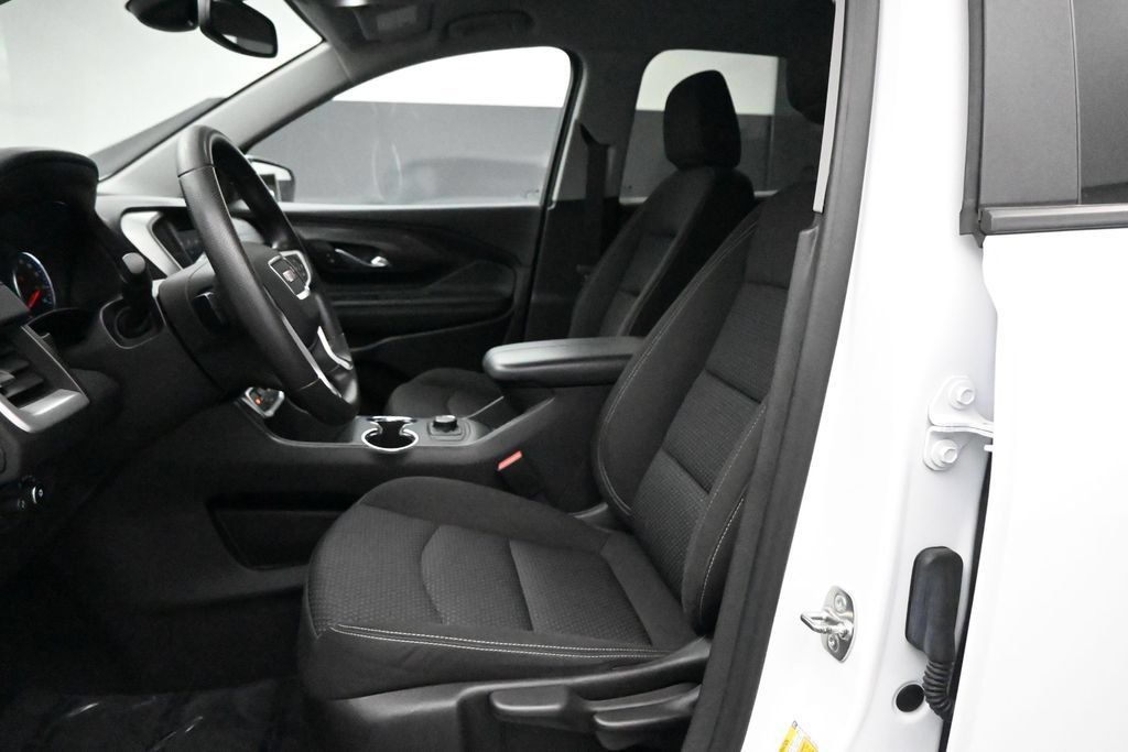 Used 2024 GMC Terrain SLE AWD/4WD image 12