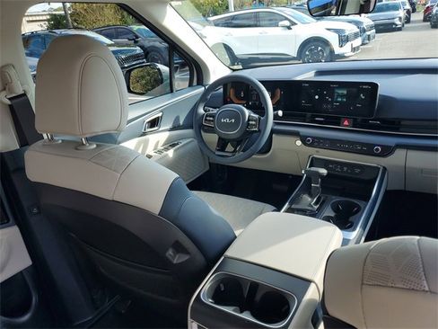 New 2026 Kia Carnival EX image 13