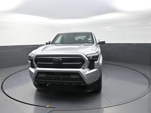 Used 2025 Toyota Tacoma SR5 AWD/4WD image 35