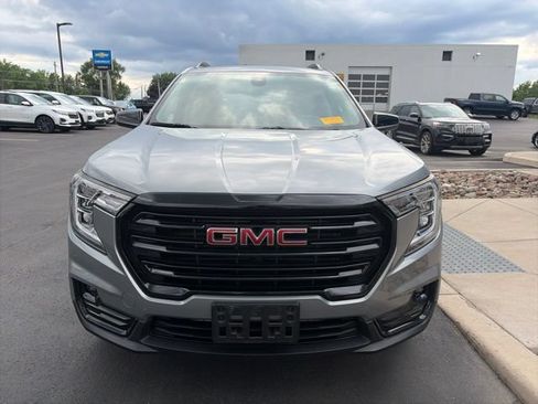 Used 2024 GMC Terrain SLT w/ Elevation Edition AWD/4WD image 11