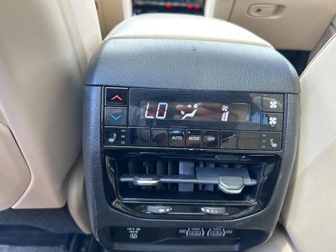 Used 2022 Jeep Grand Cherokee L Limited image 13