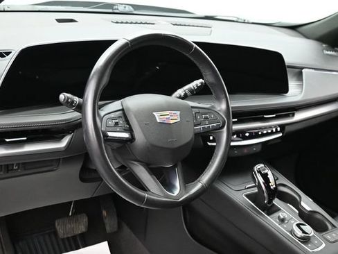 Used 2024 Cadillac XT4 Premium Luxury FWD image 15