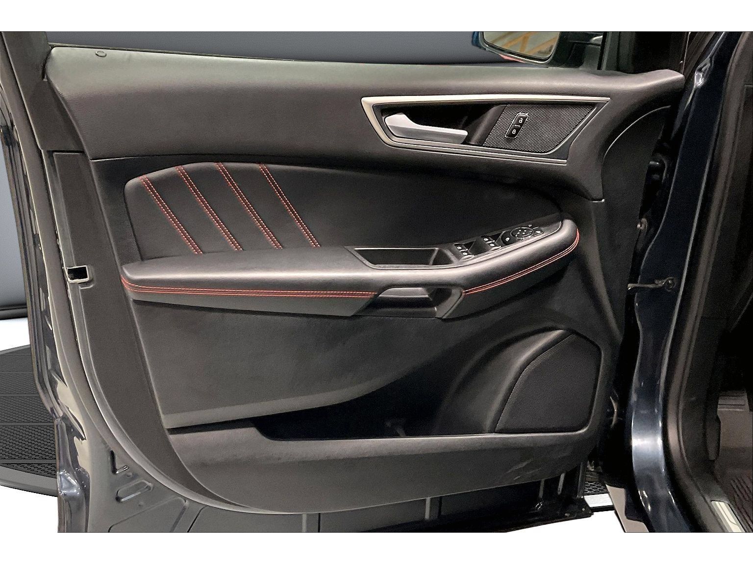 Used 2024 Ford Edge ST-Line AWD/4WD image 30