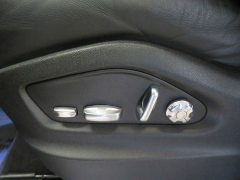 Used 2019 Porsche Cayenne image 16