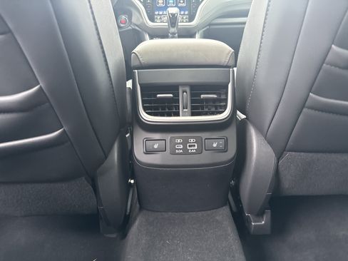 Used 2025 Subaru Outback Limited XT AWD/4WD image 27