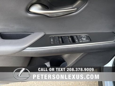 Used 2025 Lexus UX 300h AWD image 22