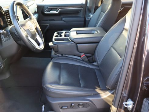 Used 2025 GMC Sierra 1500 SLT AWD/4WD image 18